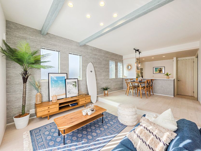 爽やか西海岸風｜ホワイト×ブルーでつくるカリフォルニアリゾートインテリア – ポラスインテリア（POLUS INTERIOR）