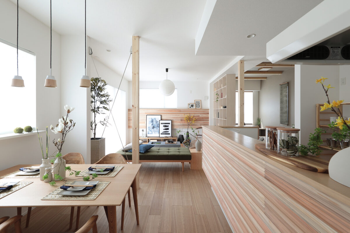 木のぬくもりに佇む和風モダンなインテリア ポラスインテリア Polus Interior